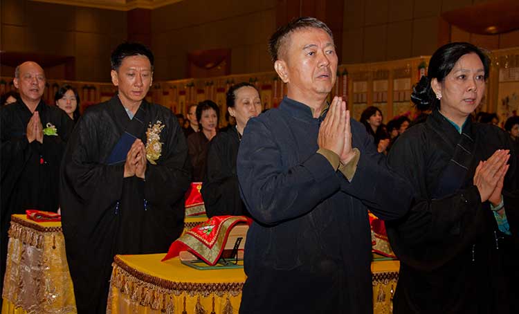 李金友伉俪都是虔诚的佛教徒